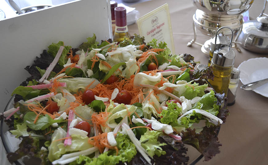 Mesa de salada do buffet de crepe Mesa de salada do buffet de crepe